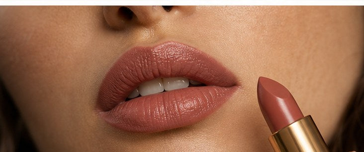 EARTHA organic makeup lifestyle image