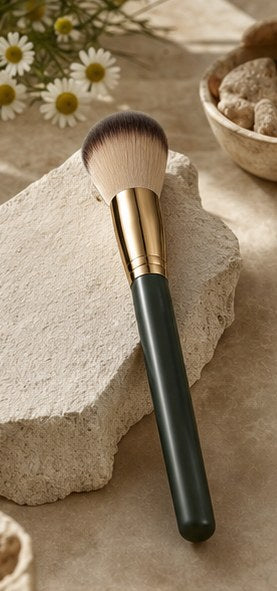 EARTHA organic makeup lifestyle image